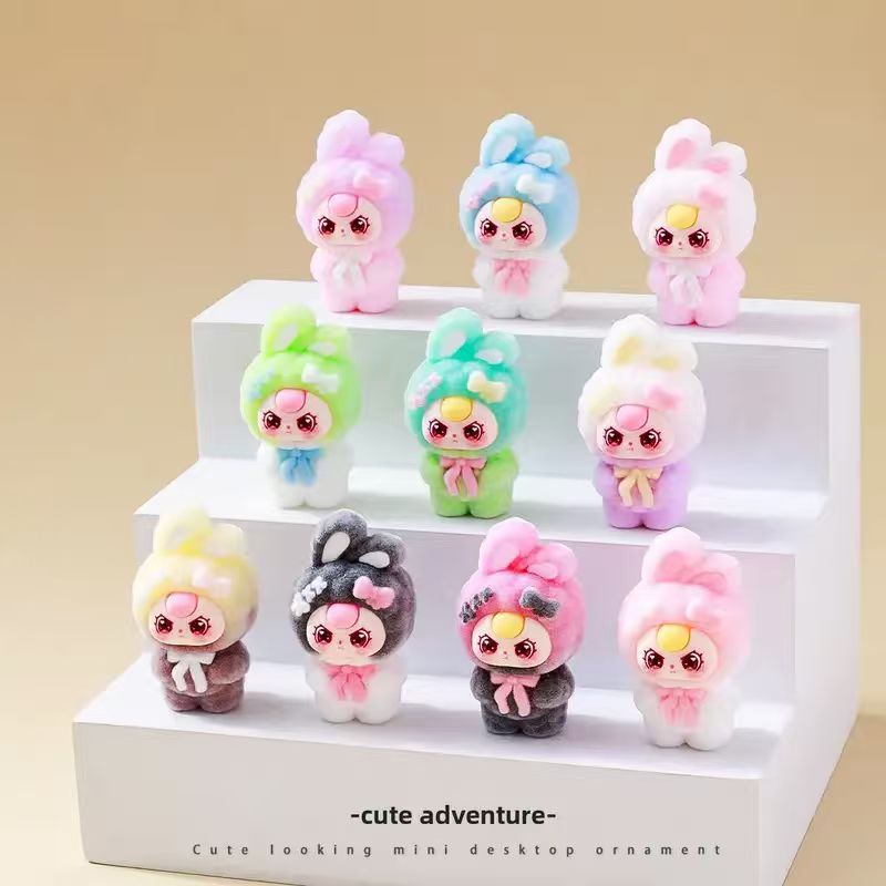 Car Accessories Girl - Figur Mini Asli yang Populer, Ornamen